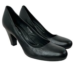 BORN Sabrina Classic Black Leather Pumps 2.5" Heel in Black Women's Size 7.5